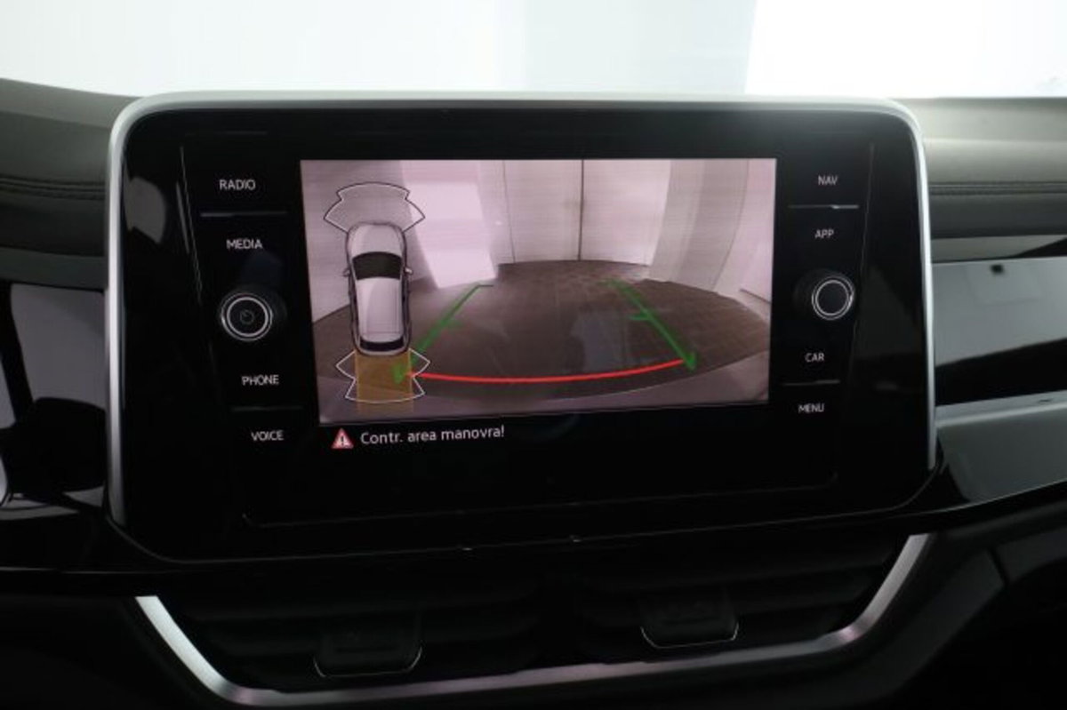 Volkswagen T-Roc 1.5 tsi R-Line dsg (12)