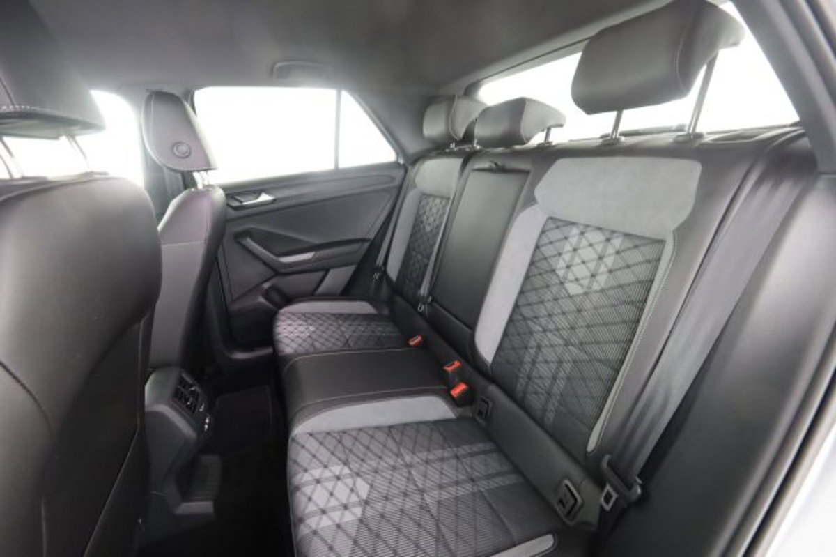 Volkswagen T-Roc 1.5 tsi R-Line dsg (3)