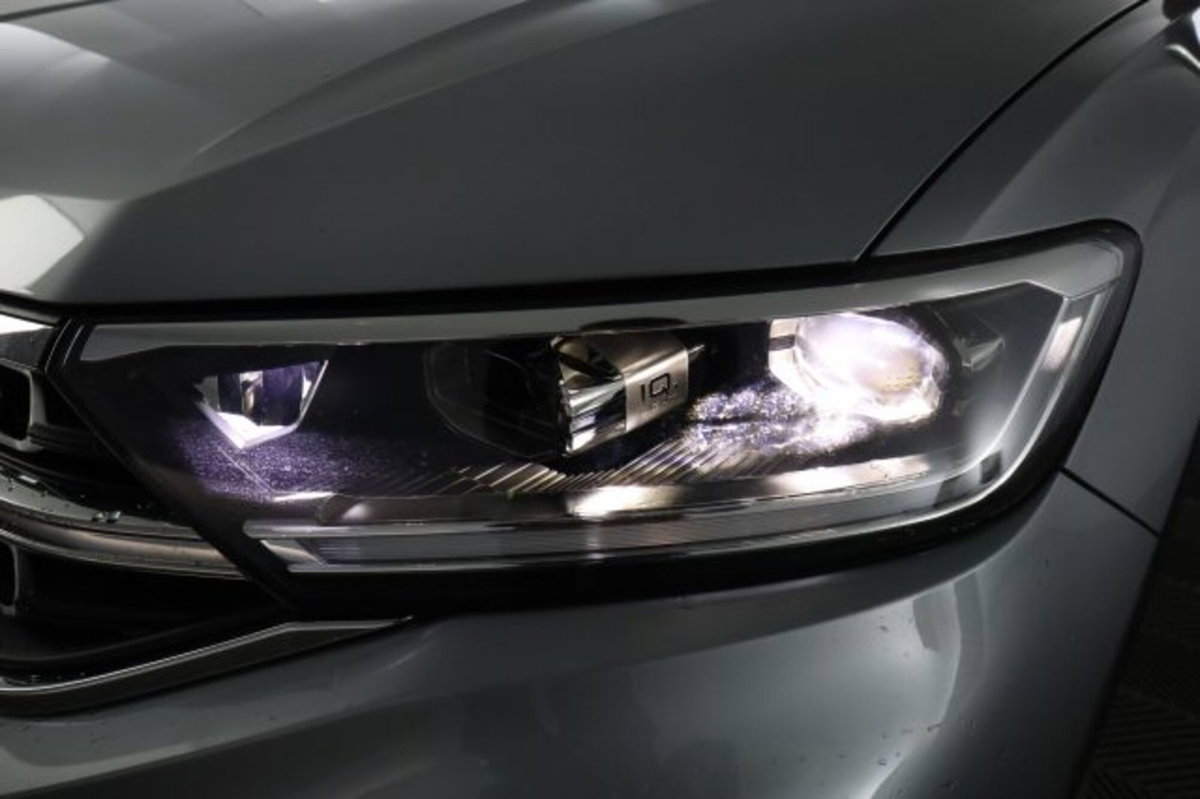 Volkswagen T-Roc 1.5 tsi R-Line dsg (9)