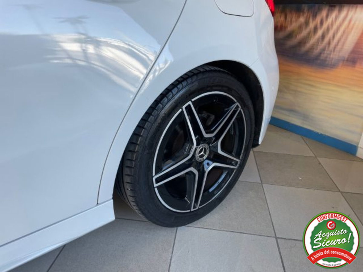 Mercedes-Benz Classe A 180 d AMG Line Premium Plus auto (19)