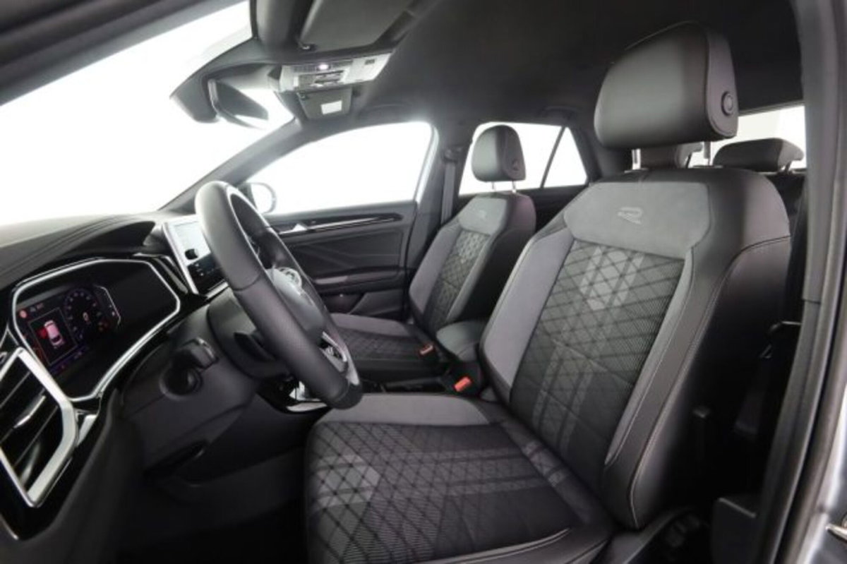 Volkswagen T-Roc 1.5 tsi R-Line dsg (2)