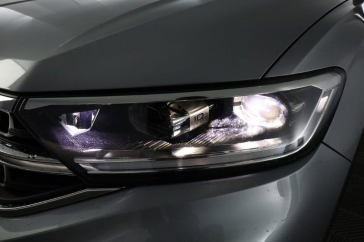 Volkswagen T-Roc 1.5 tsi R-Line dsg (9)