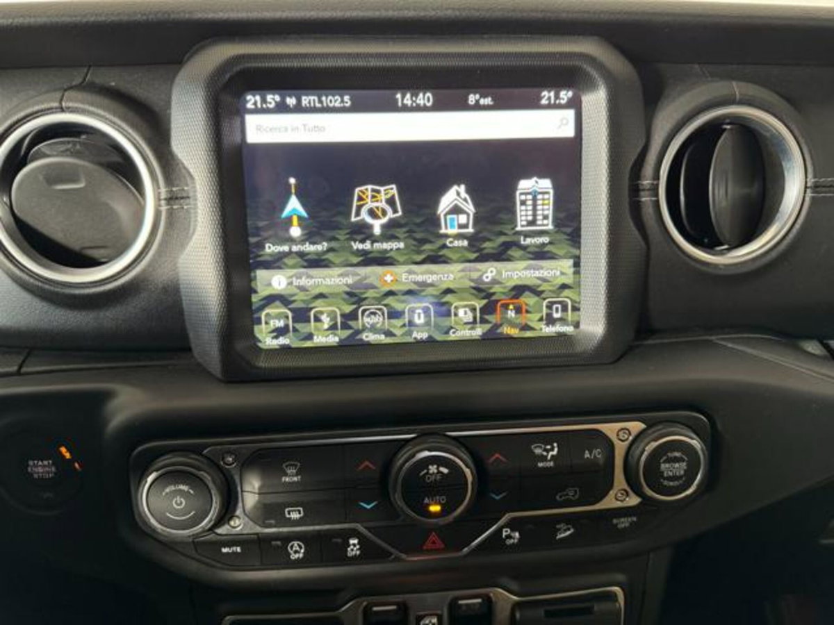Jeep Wrangler Unlimited 2.2 Mjt II Sahara (6)