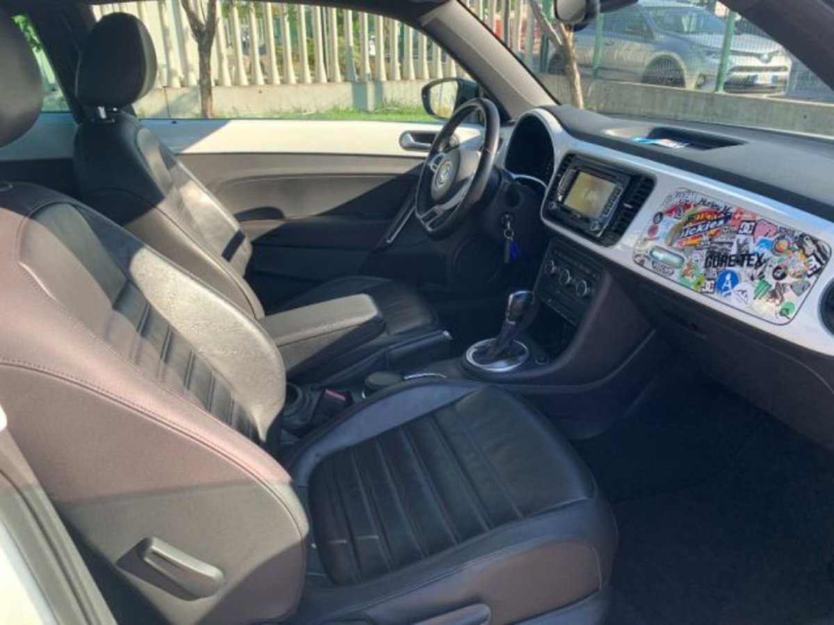 Volkswagen Maggiolino 2.0 TSI DSG Sport (11)