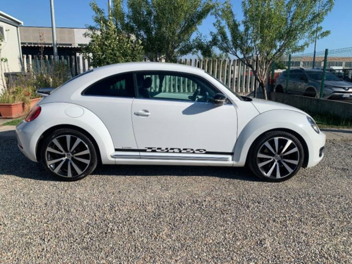 Volkswagen Maggiolino 2.0 TSI DSG Sport (4)