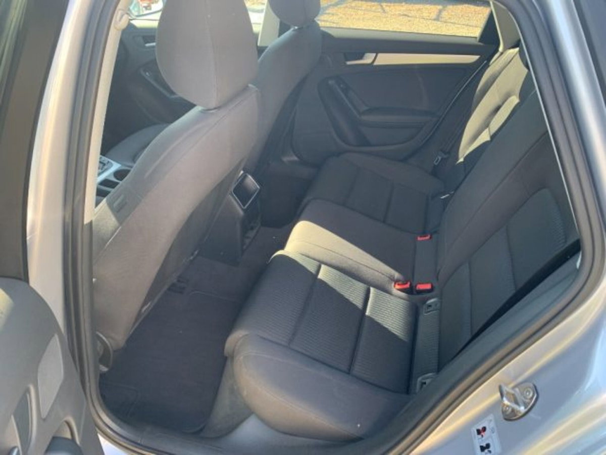 Audi A4 Avant 2.0 TDI 150 CV Business (10)