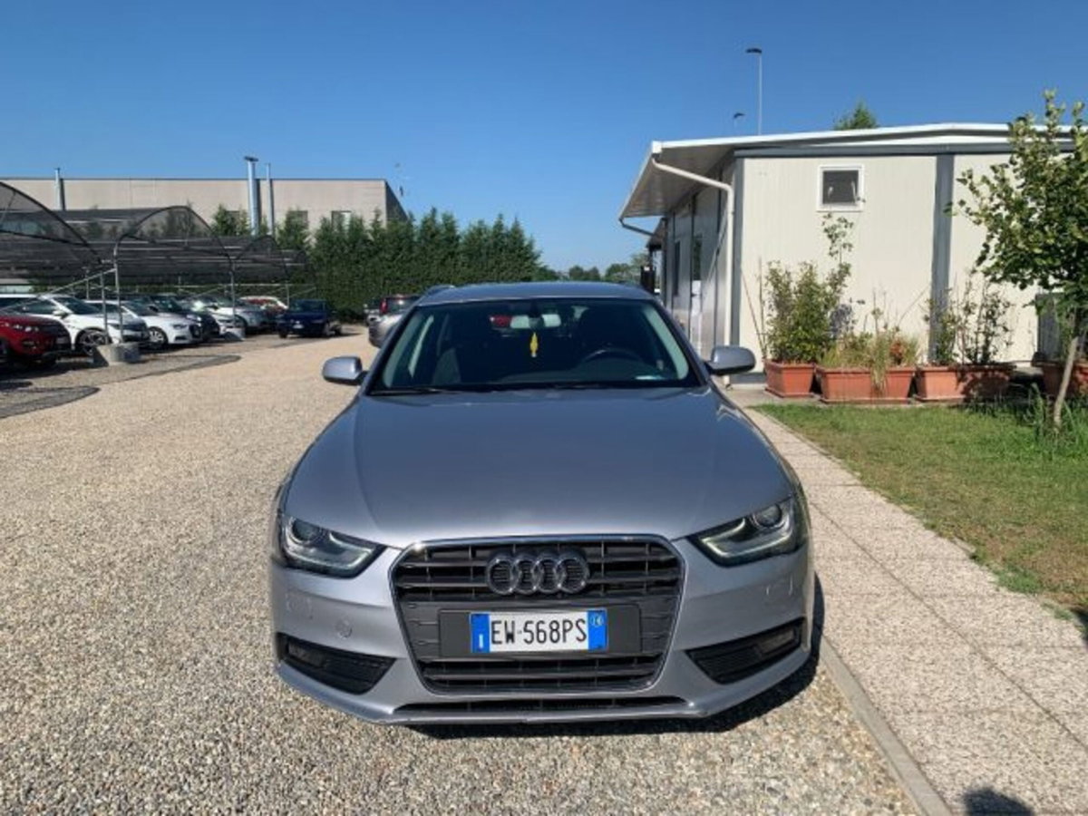 Audi A4 Avant 2.0 TDI 150 CV Business (8)