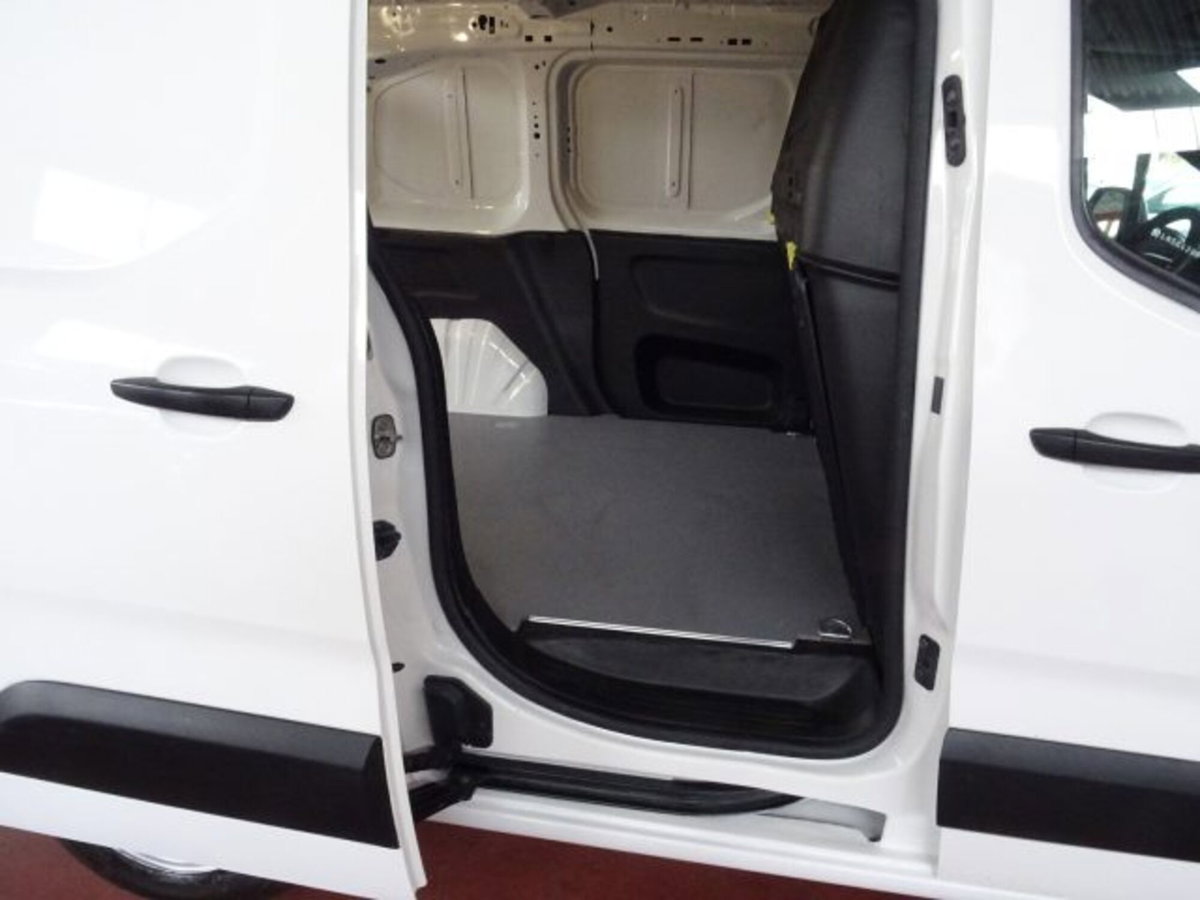 Citroen Berlingo Furgone BlueHDi 100 Van M Club (7)