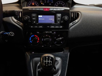 Lancia Ypsilon 1.0 FireFly 5 porte S&S Hybrid Silver Plus (17)