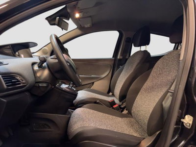 Lancia Ypsilon 1.0 FireFly 5 porte S&S Hybrid Silver Plus (9)