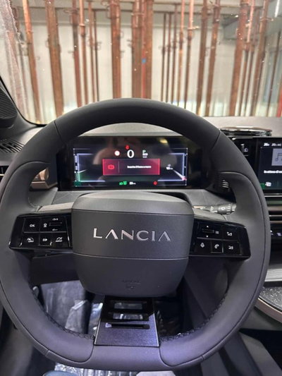 Lancia Ypsilon 1.2 mhev LX 110cv e-dct (19)