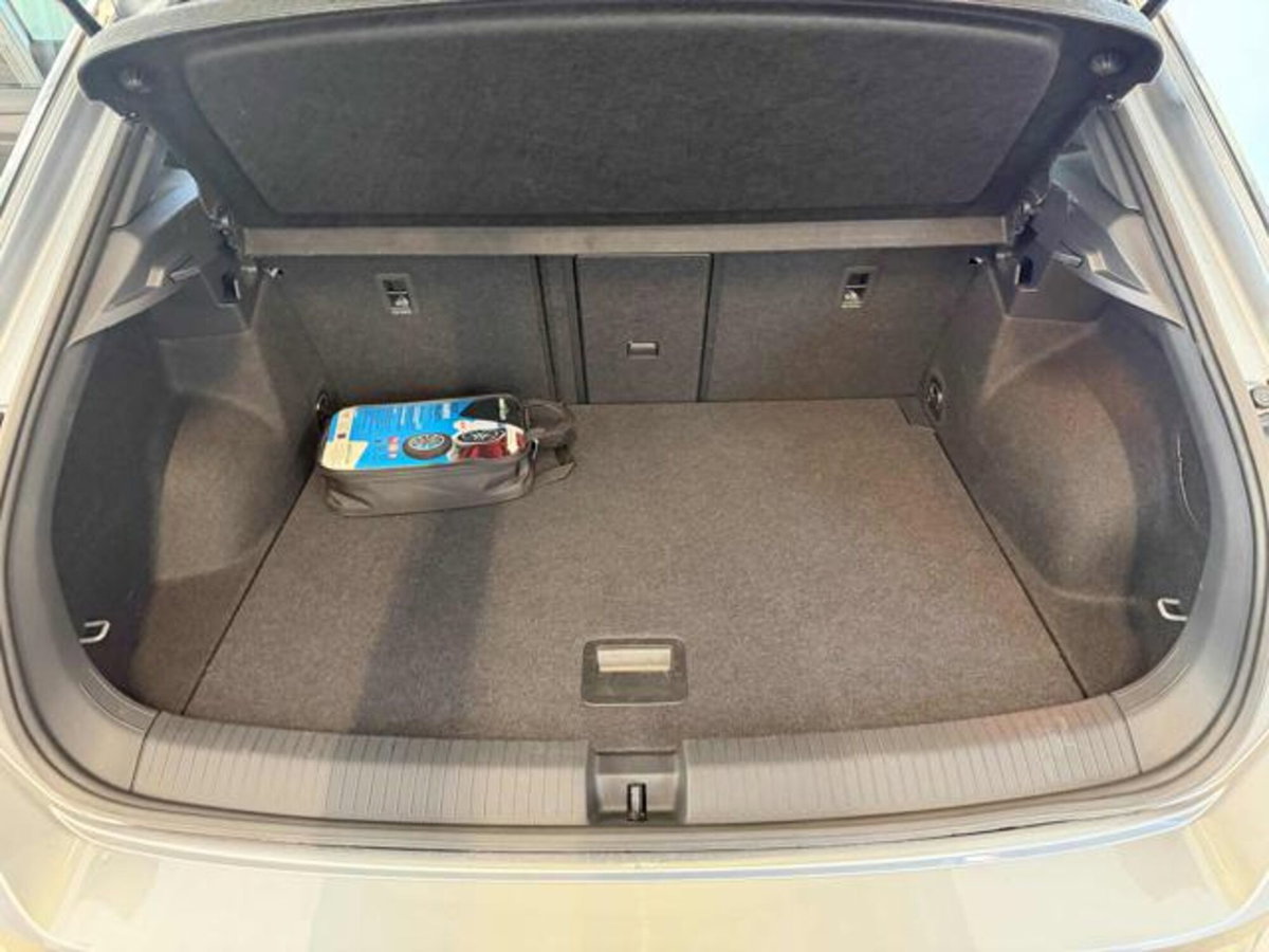 Volkswagen T-Roc 2.0 tdi R-Line 4motion 150cv dsg (18)