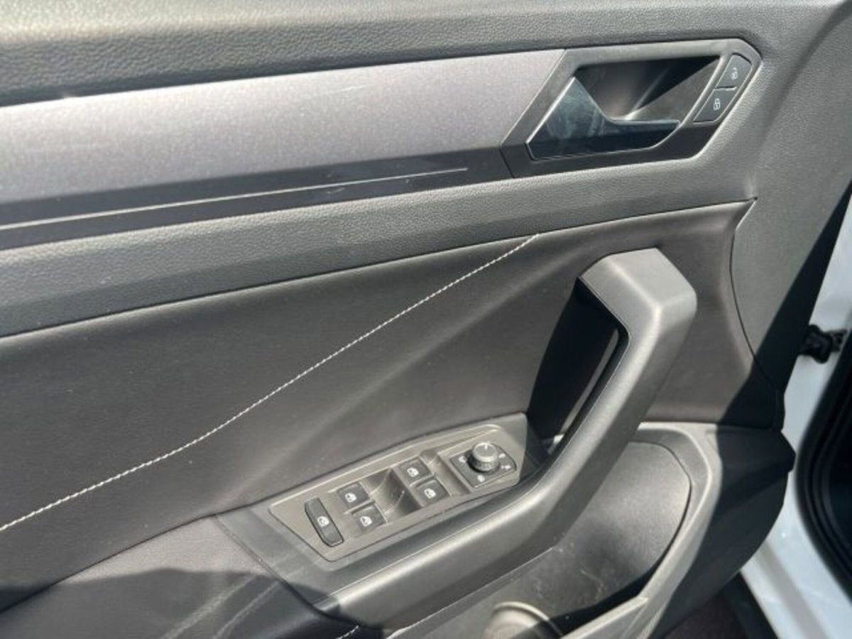 Volkswagen T-Roc 1.0 TSI Style (6)
