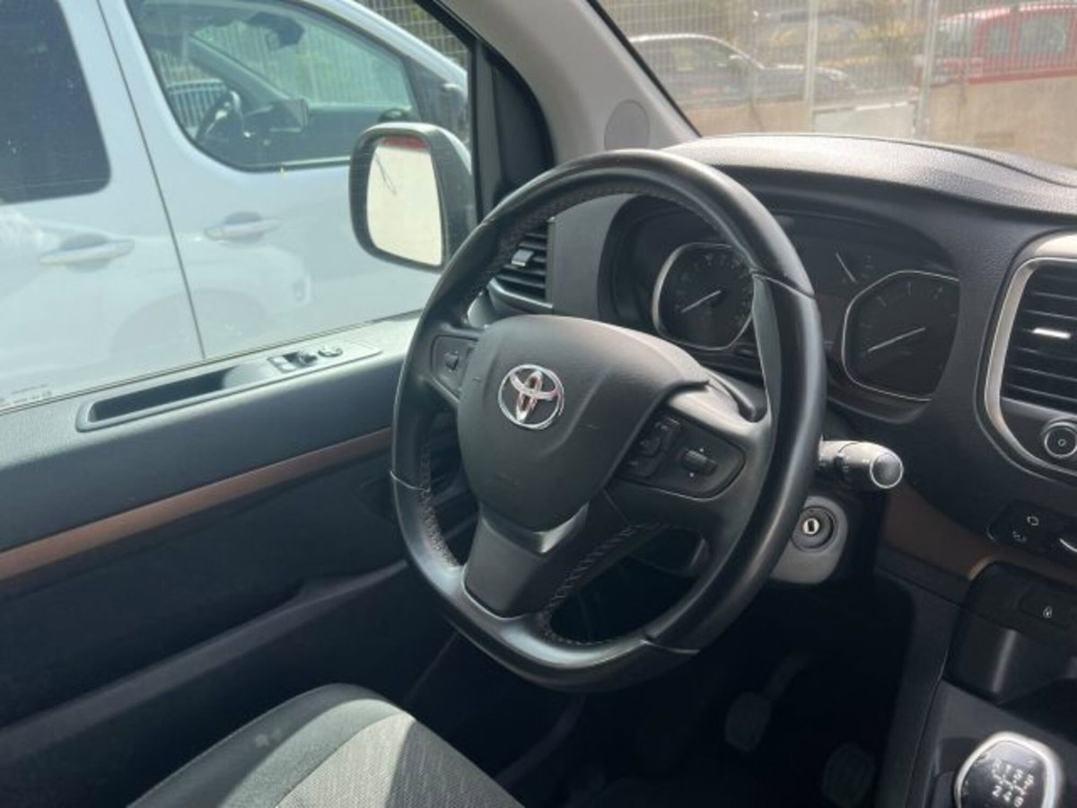 Toyota Proace Verso Verso 2.0D 150 CV L1 D Lounge (12)