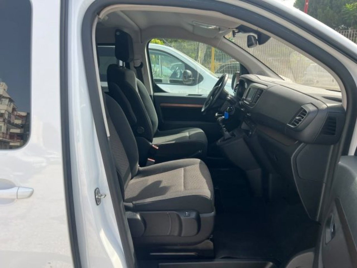 Toyota Proace Verso Verso 2.0D 150 CV L1 D Lounge (9)
