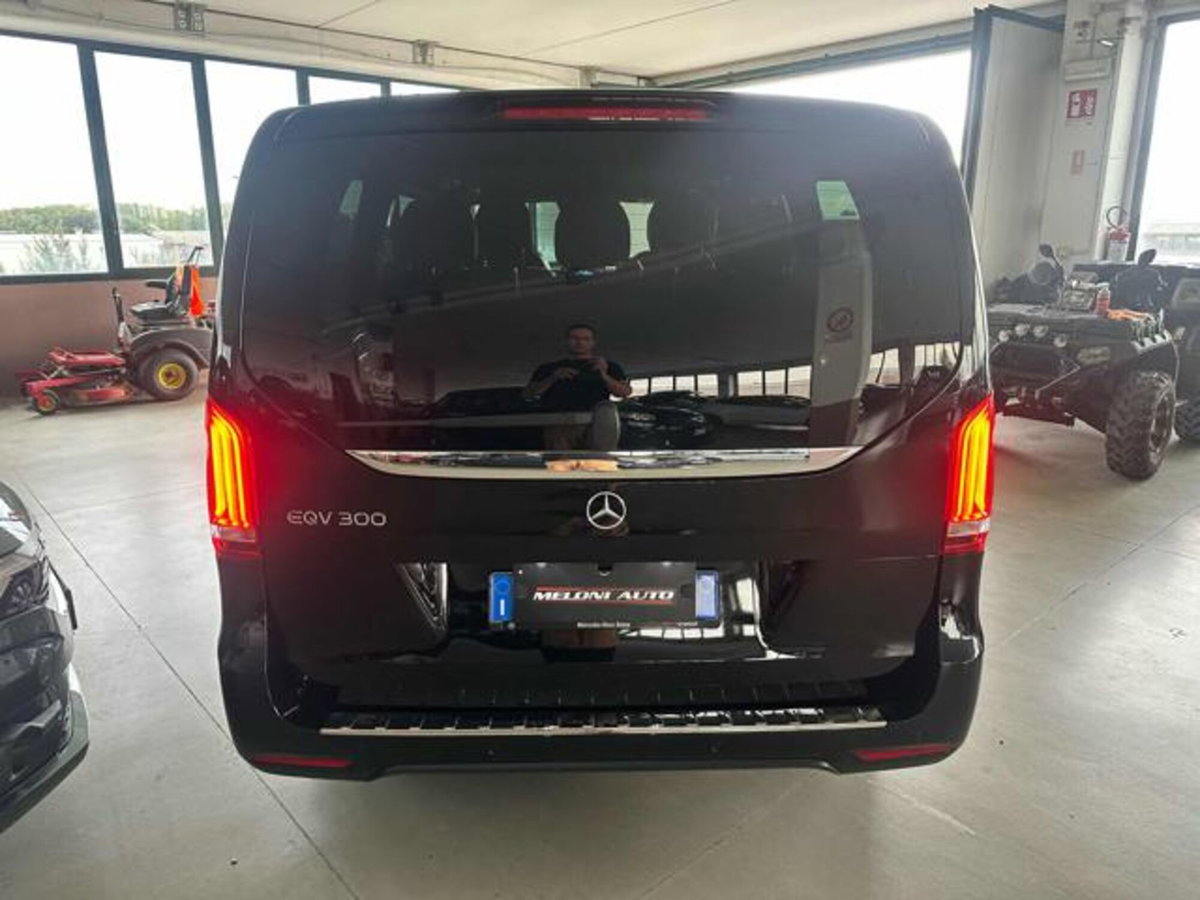 Mercedes-Benz EQV 300 Long (16)