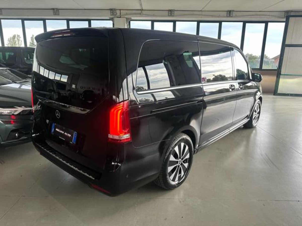 Mercedes-Benz EQV 300 Long (17)