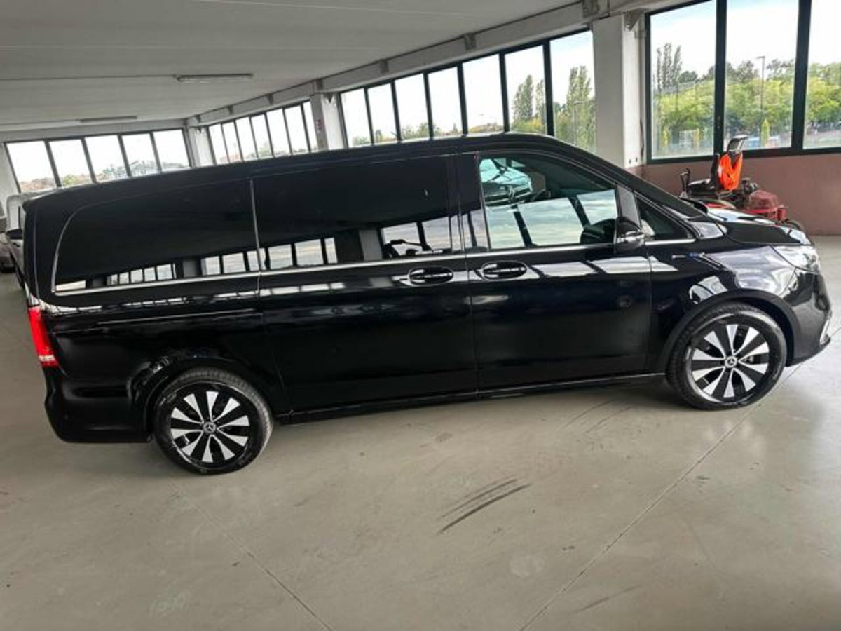 Mercedes-Benz EQV 300 Long (18)