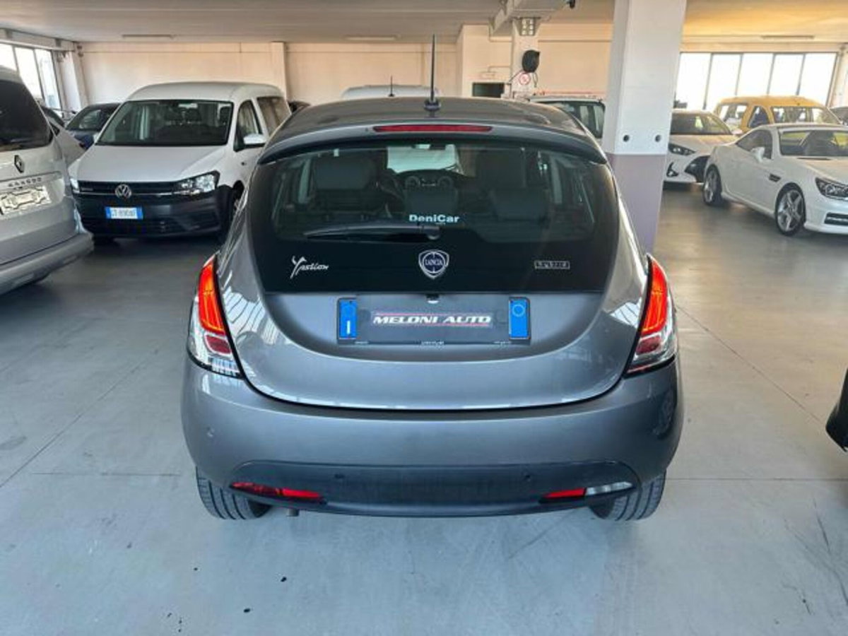 Lancia Ypsilon 1.0 FireFly 5 porte S&S Hybrid Silver Plus (16)