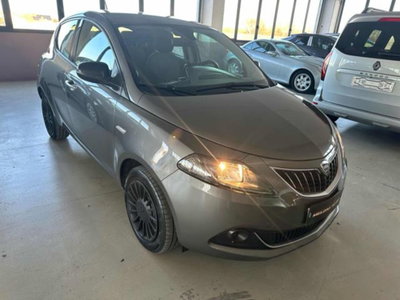 Lancia Ypsilon 1.0 FireFly 5 porte S&S Hybrid Silver Plus (3)