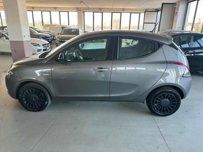 Lancia Ypsilon 1.0 FireFly 5 porte S&S Hybrid Silver Plus (4)