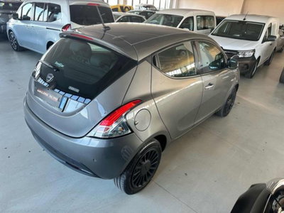 Lancia Ypsilon 1.0 FireFly 5 porte S&S Hybrid Silver Plus (7)