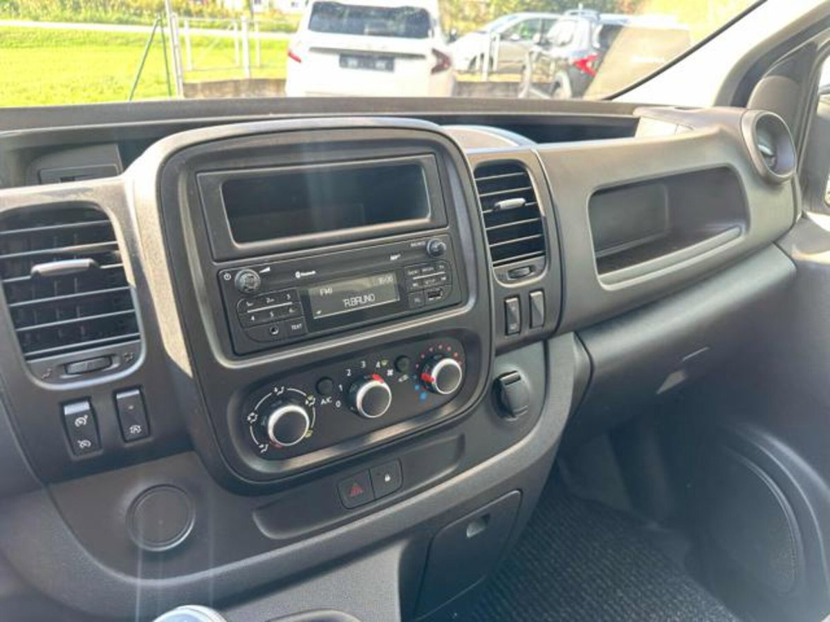 Renault Trafic Furgone T27 2.0 dCi 120CV PC-TN Furgone Ice Plus (12)