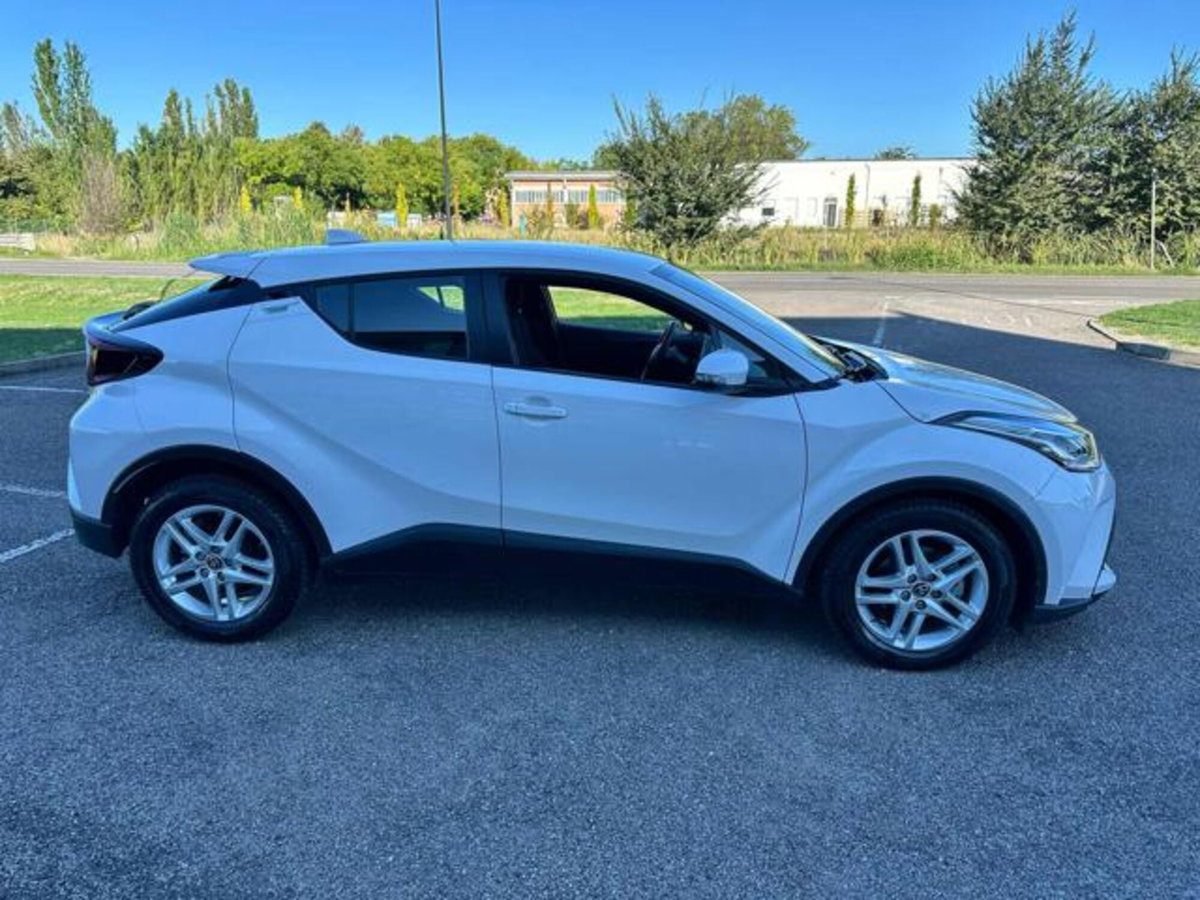Toyota Toyota C-HR 1.8 Hybrid E-CVT Active (3)