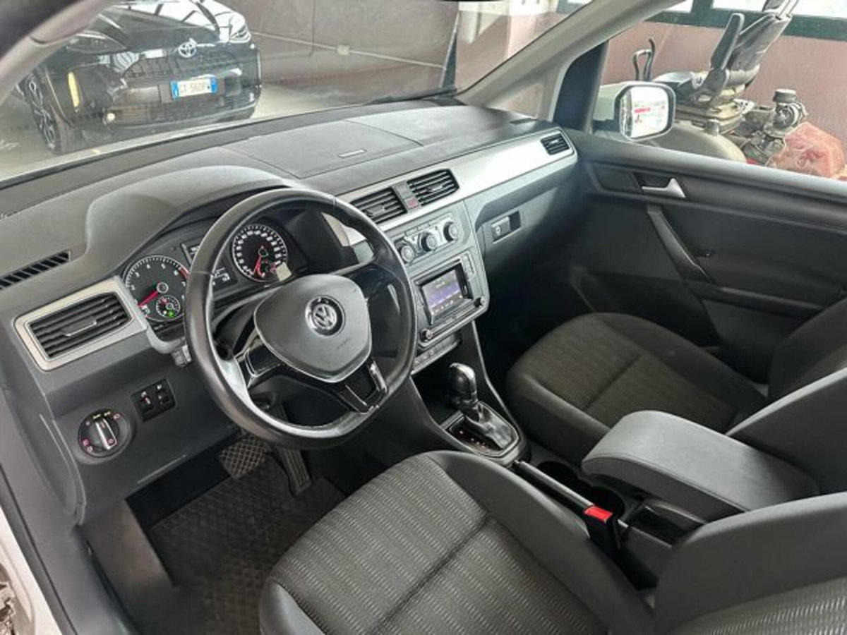 Volkswagen Caddy 1.4 TGI DSG Trendline Maxi (12)