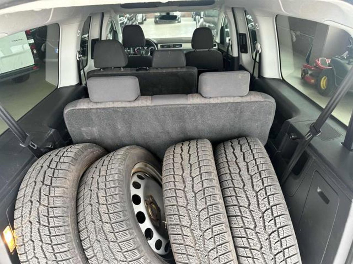 Volkswagen Caddy 1.4 TGI DSG Trendline Maxi (7)
