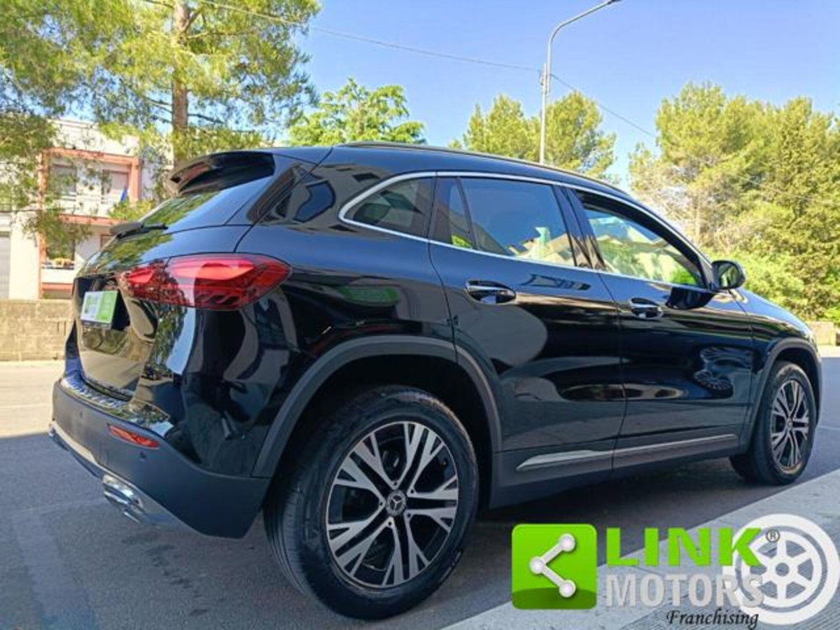 Mercedes-Benz GLA SUV 200 d Automatic Premium (2)