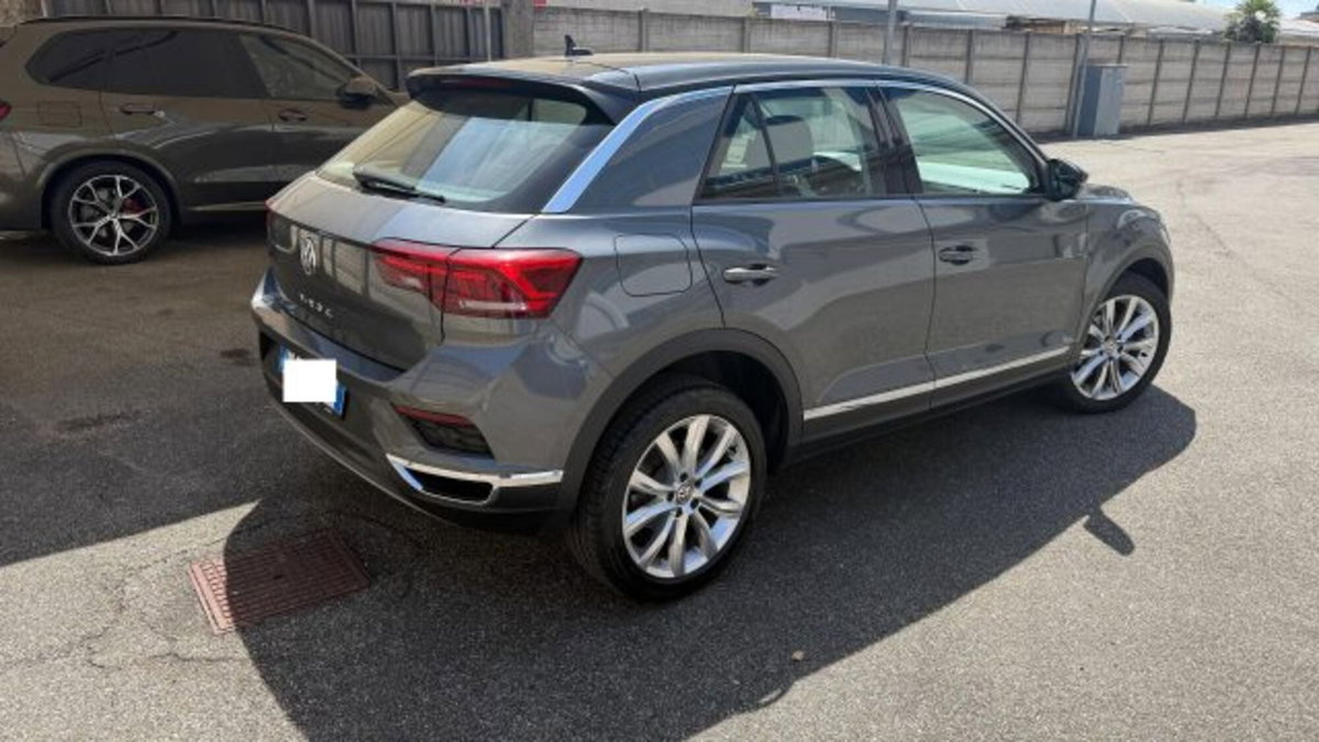 Volkswagen T-Roc 1.5 tsi R-Line dsg (3)