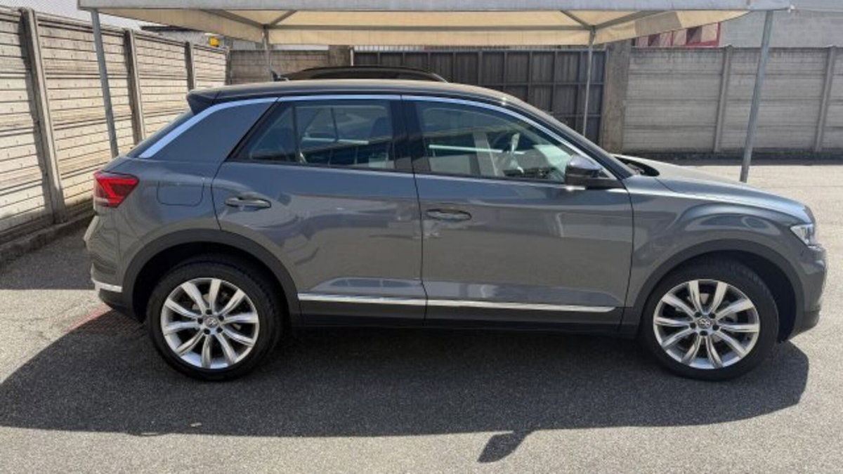 Volkswagen T-Roc 1.5 tsi R-Line dsg (5)