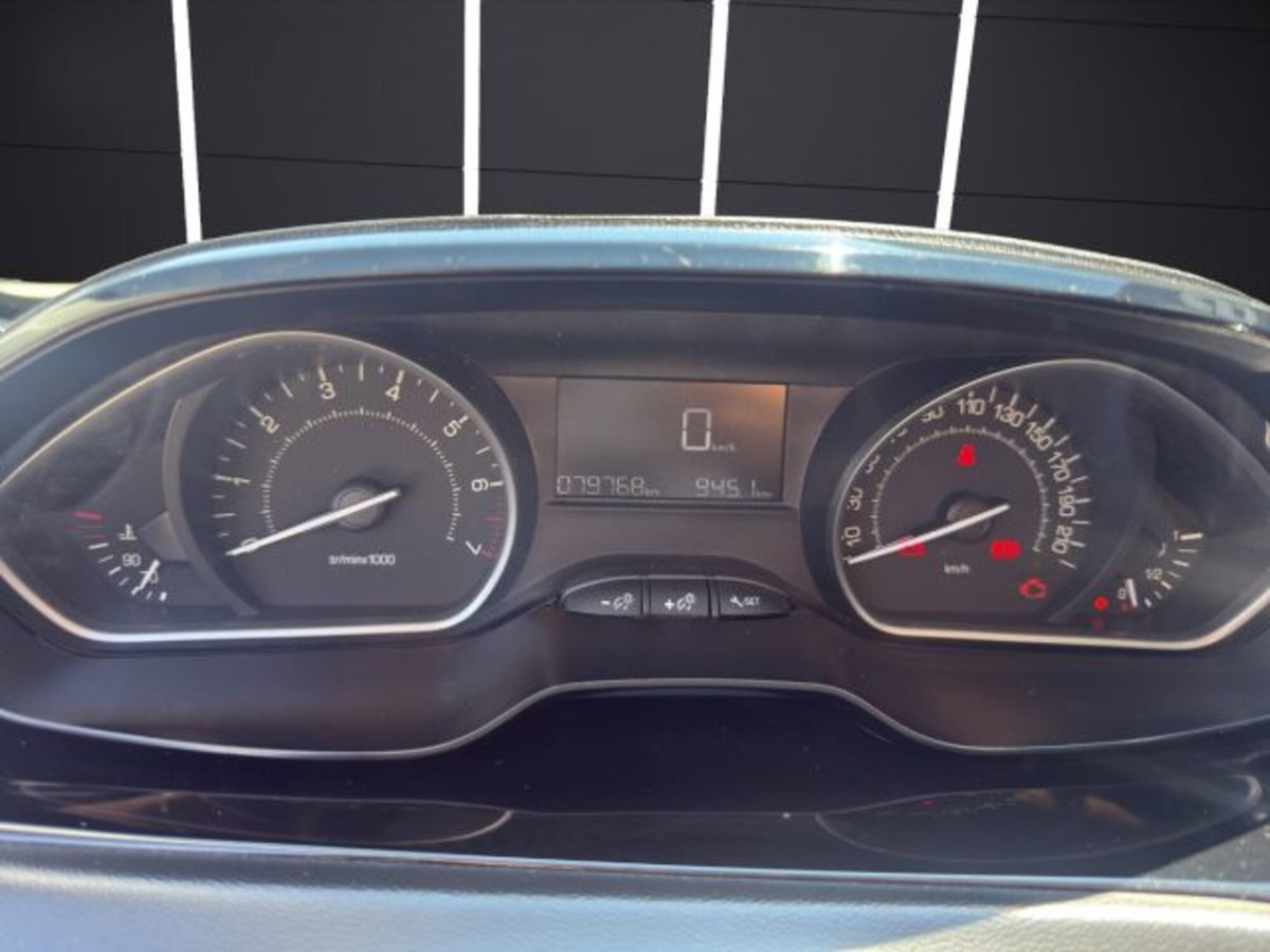 Peugeot 208 82 5 porte Active (11)