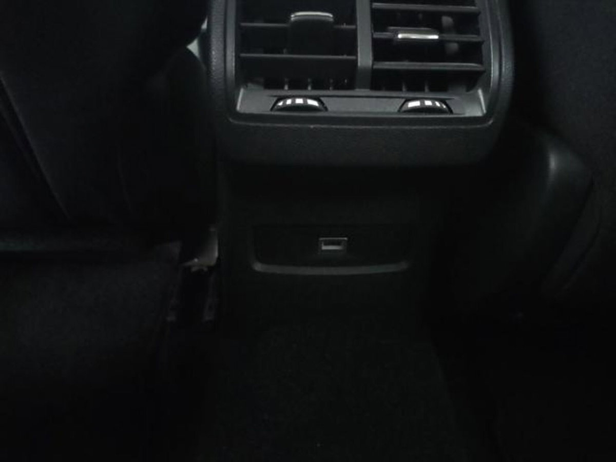 Citroen C4 BlueHDi 130 S&S EAT8 Feel Pack (20)