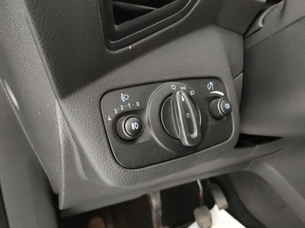 Ford Kuga 1.5 EcoBoost 120 CV 2WD Titanium (6)