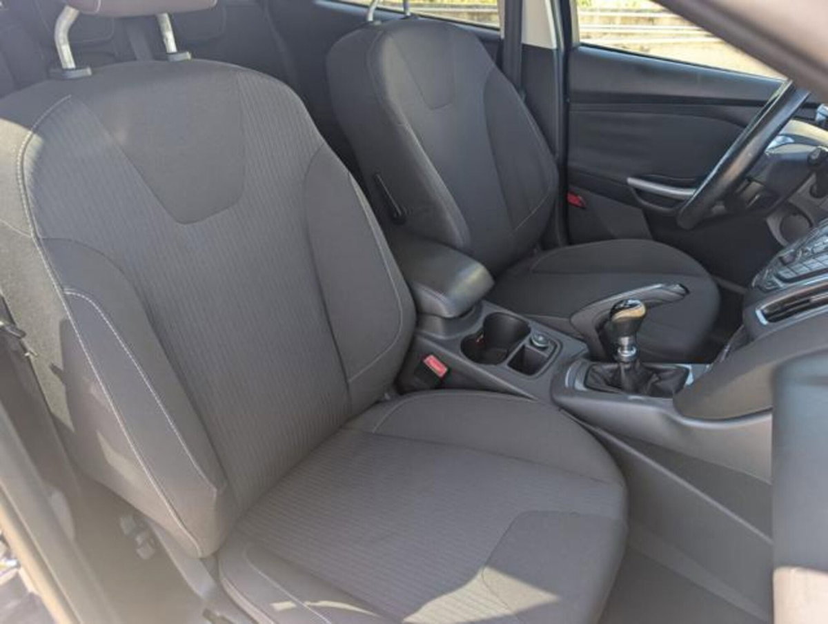 Ford Focus 1.6 TDCi 115 CV (6)