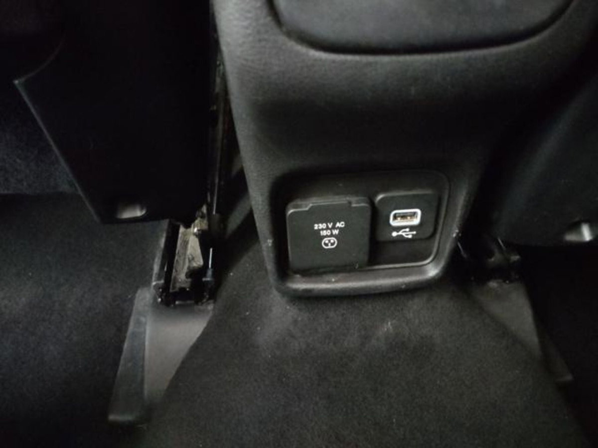 Jeep Compass 2.0 Multijet II aut. 4WD Limited (17)