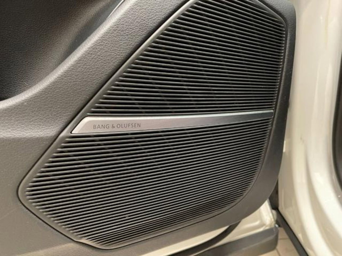 Audi SQ8 4.0 tfsi quattro tiptronic (13)