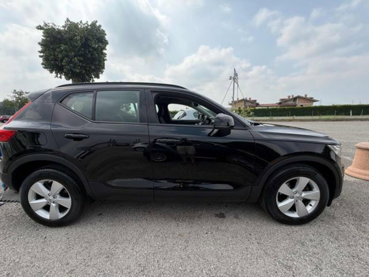 Volvo XC40 T2 Geartronic Momentum (3)