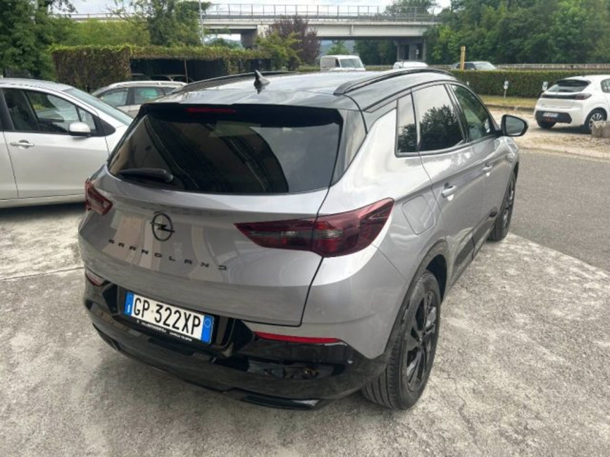 Opel Grandland 1.5 diesel Ecotec aut. Business Elegance (3)