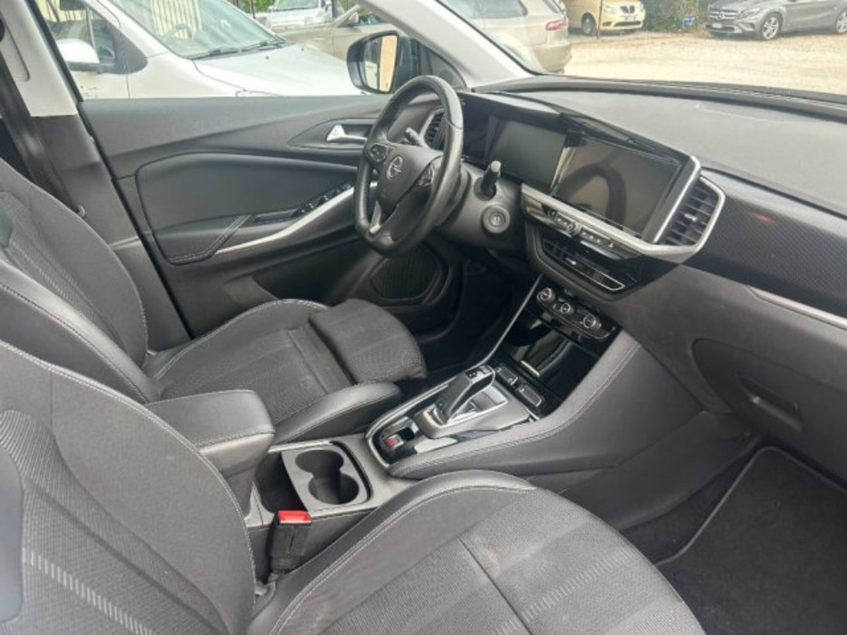 Opel Grandland 1.5 diesel Ecotec aut. Business Elegance (7)