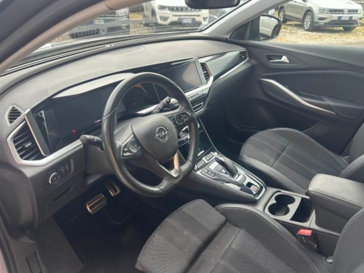 Opel Grandland 1.5 diesel Ecotec aut. Business Elegance (8)