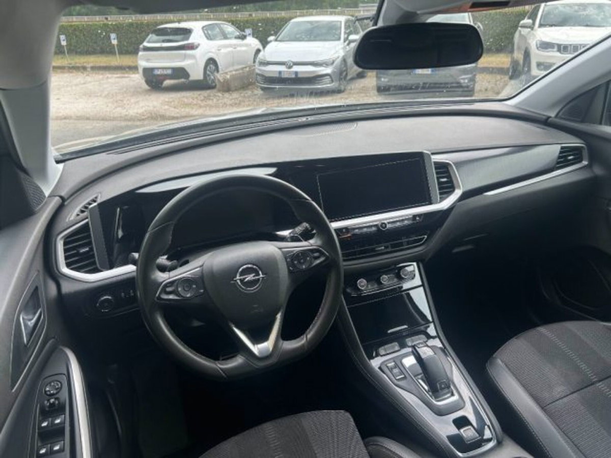 Opel Grandland 1.5 diesel Ecotec aut. Business Elegance (9)