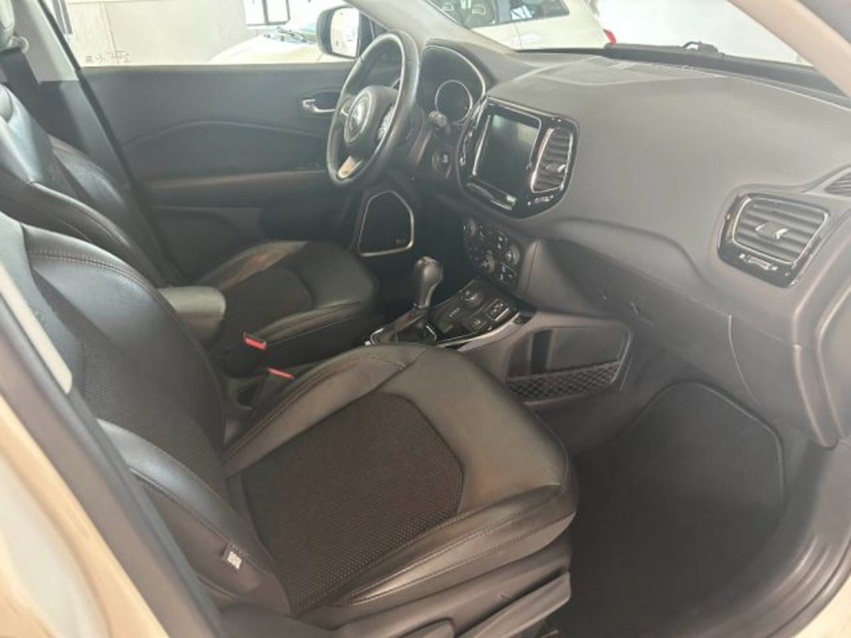 Jeep Compass 2.0 Multijet II 4WD Limited (8)