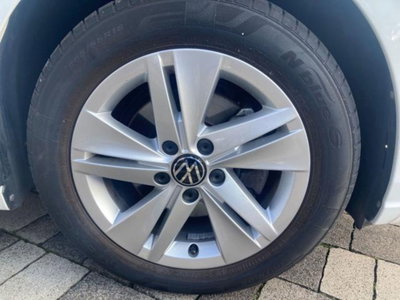 Volkswagen Golf 1.5 TGI DSG Life (14)