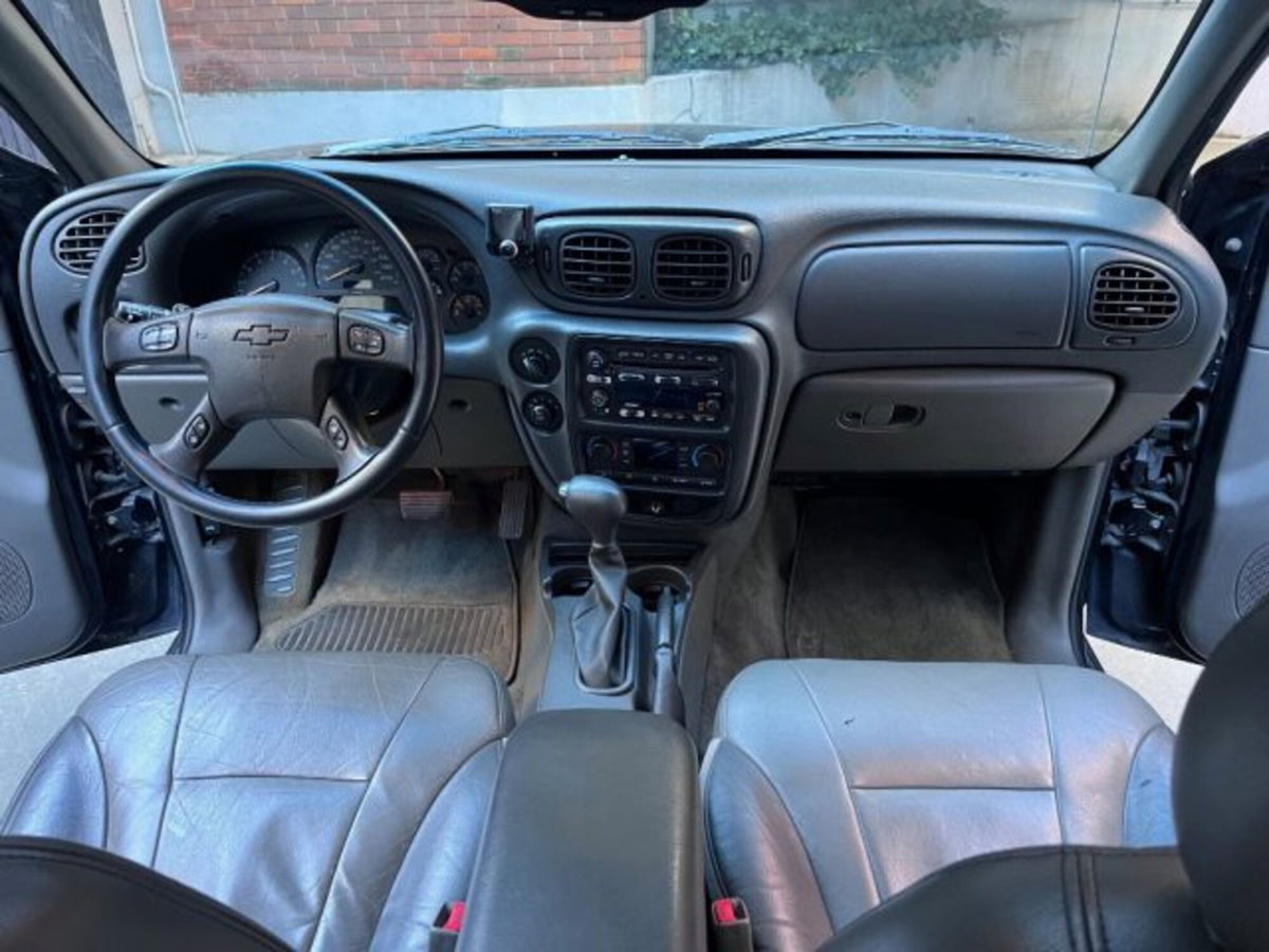 Chevrolet TrailBlazer 4.2 L6 LTZ (10)