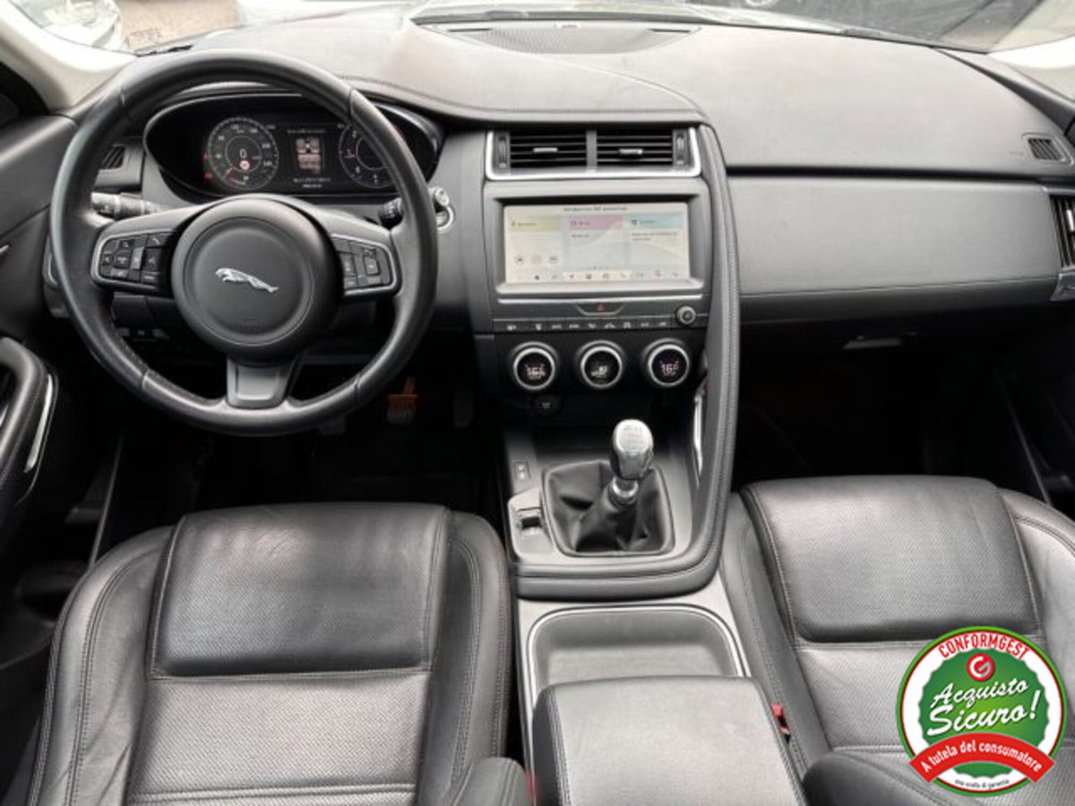 Jaguar E-Pace 2.0D 150 CV (11)