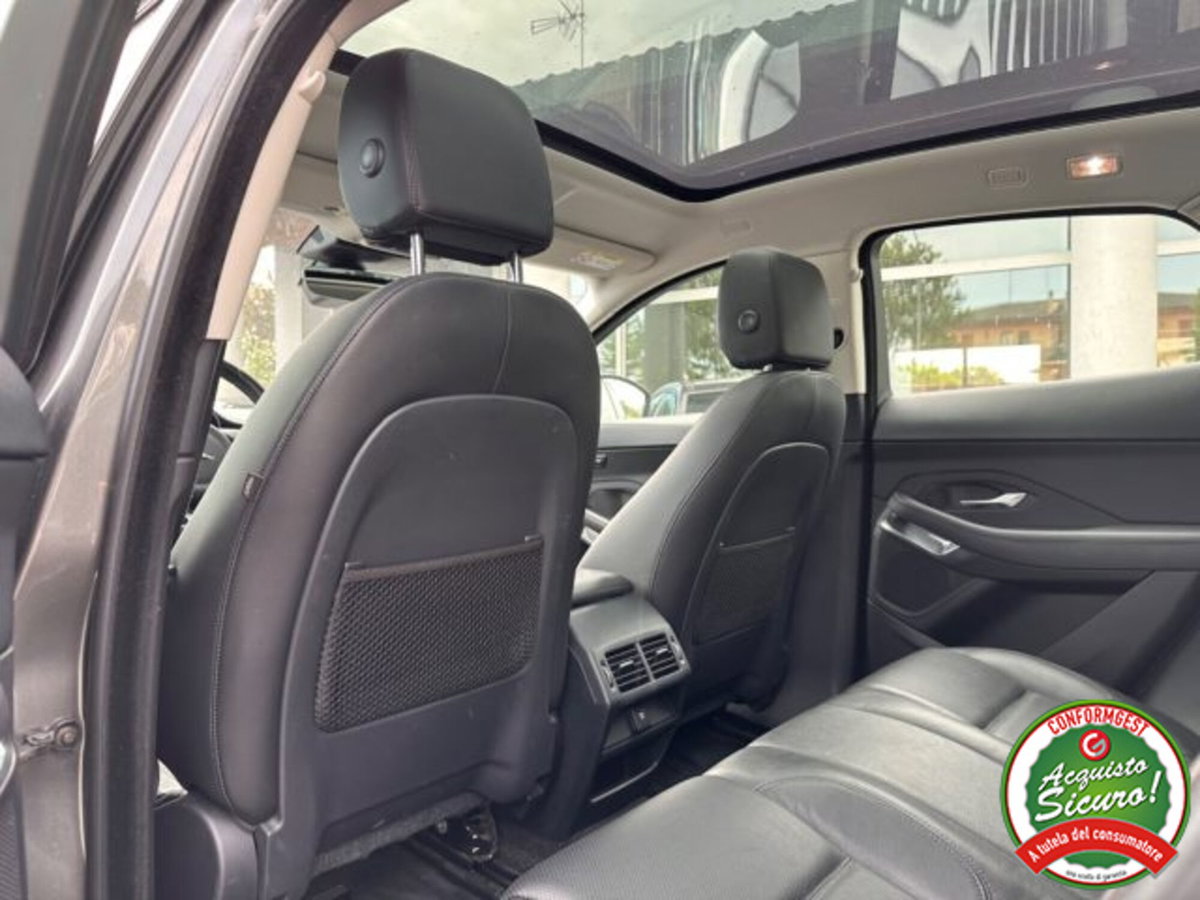 Jaguar E-Pace 2.0D 150 CV (12)