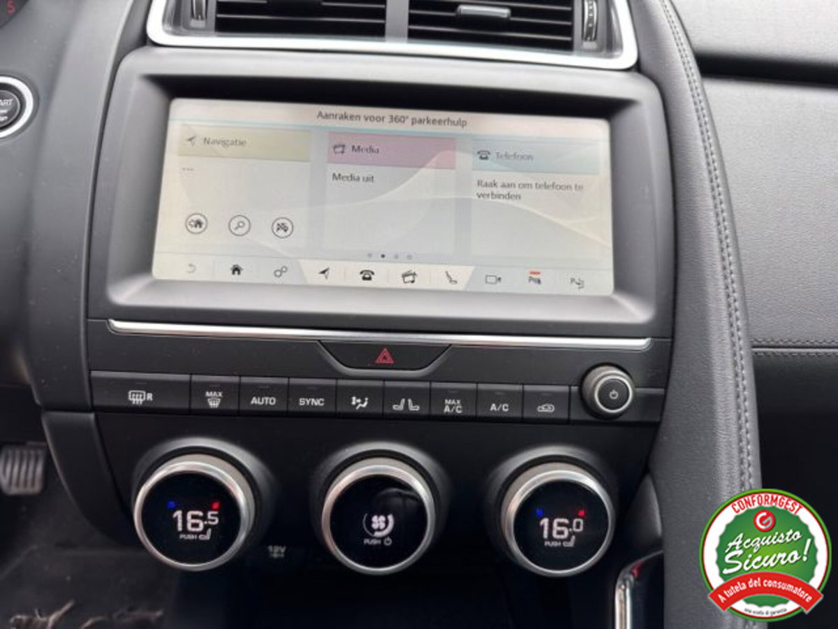 Jaguar E-Pace 2.0D 150 CV (13)